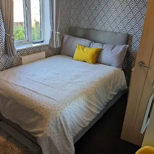 Near Chester, Bed & Breakfast